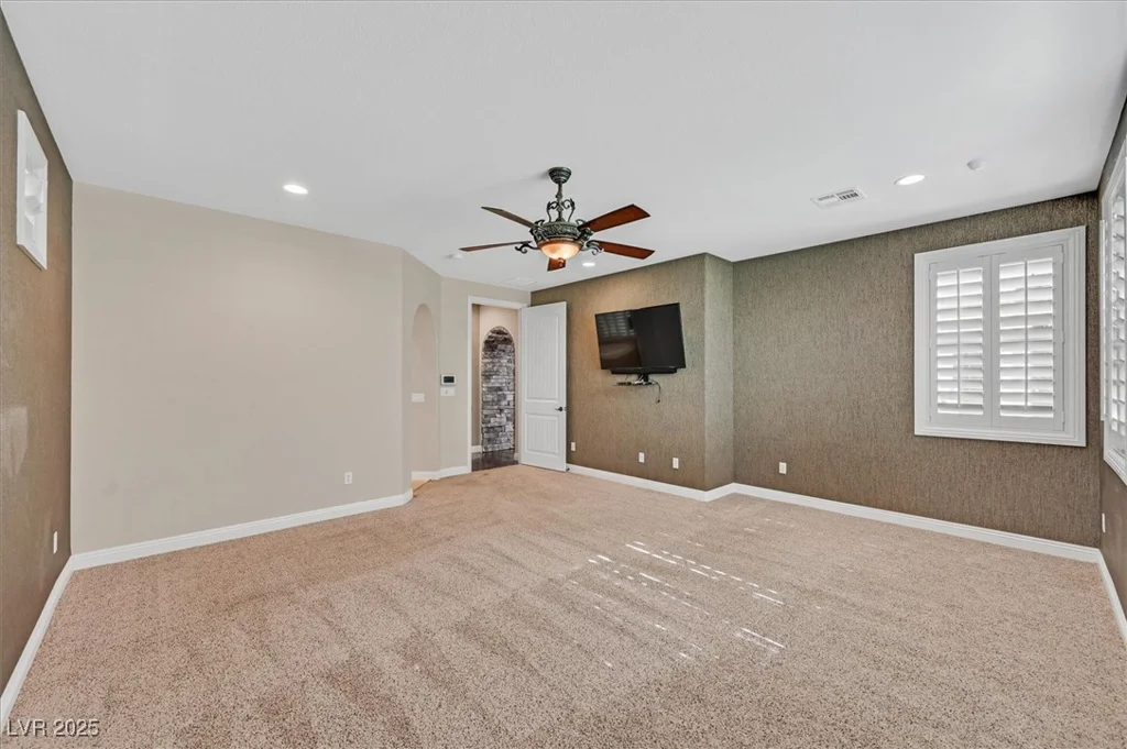 7033 Twin Forks Peak, Las Vegas, NV 89166
