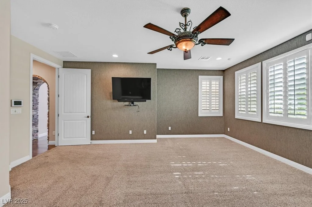 7033 Twin Forks Peak, Las Vegas, NV 89166