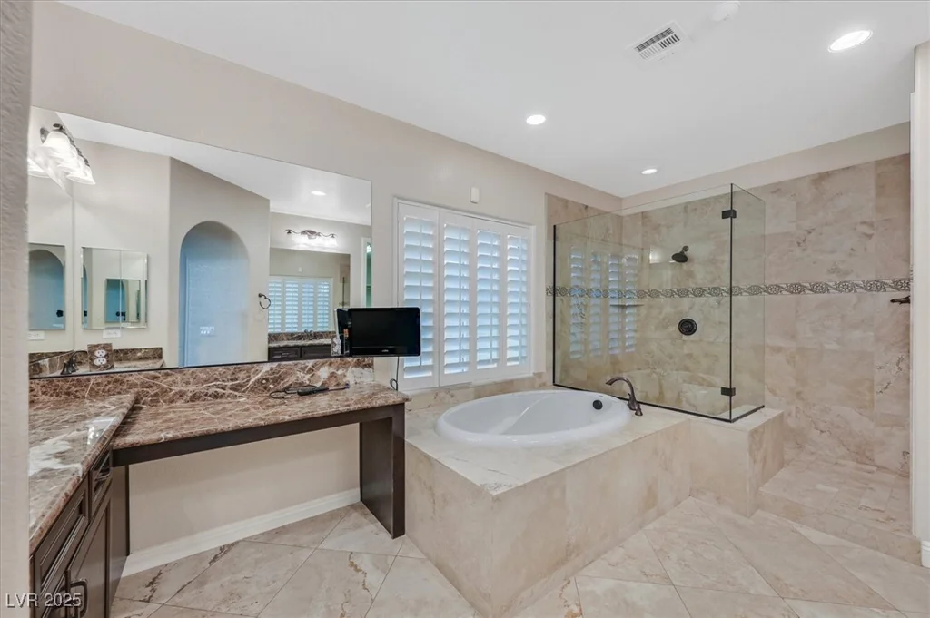 7033 Twin Forks Peak, Las Vegas, NV 89166