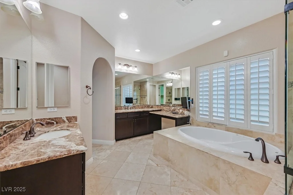 7033 Twin Forks Peak, Las Vegas, NV 89166