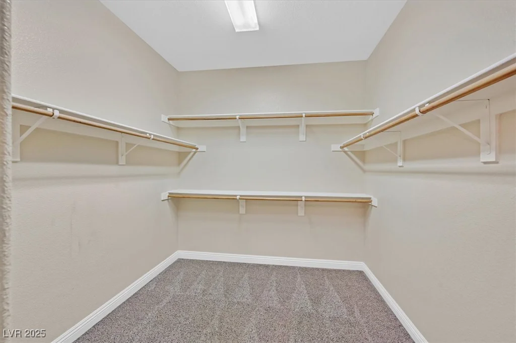 7033 Twin Forks Peak, Las Vegas, NV 89166
