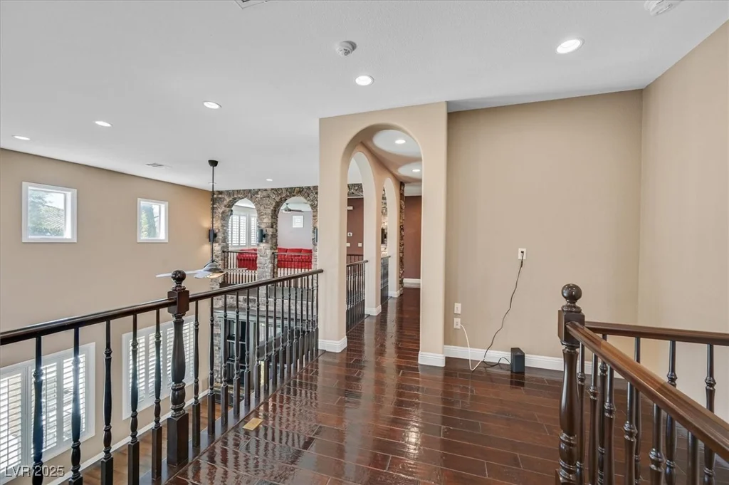 7033 Twin Forks Peak, Las Vegas, NV 89166