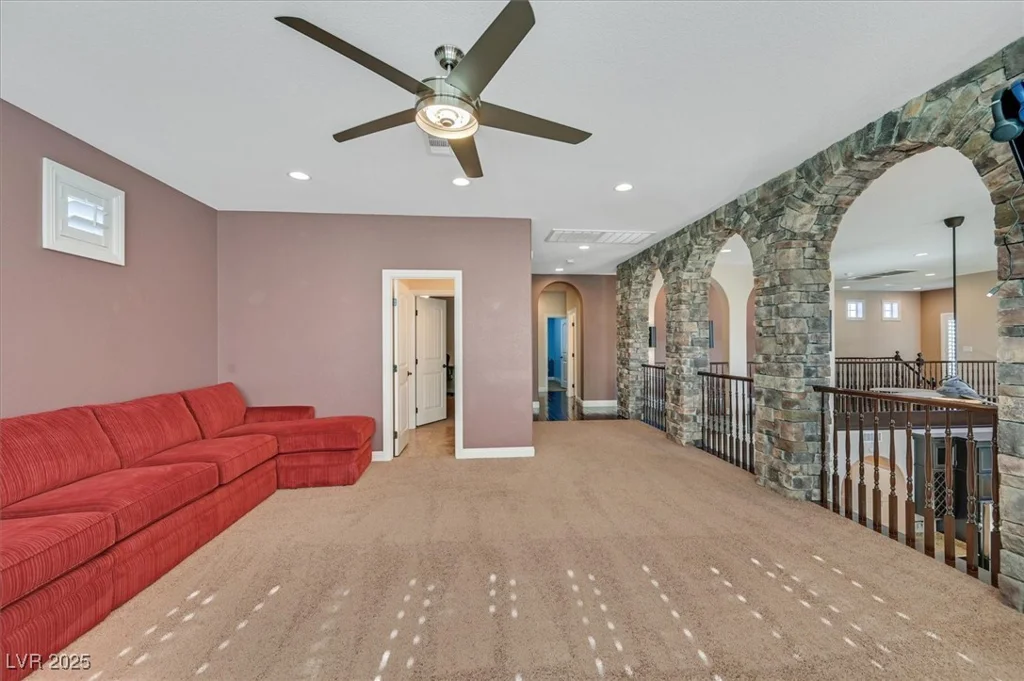 7033 Twin Forks Peak, Las Vegas, NV 89166