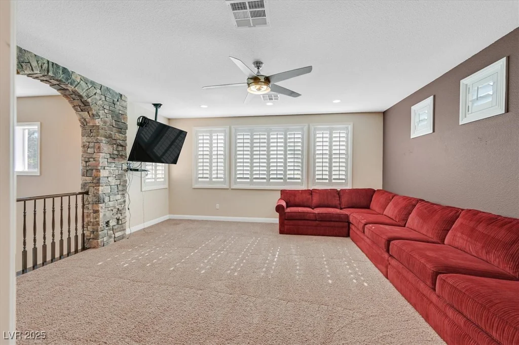7033 Twin Forks Peak, Las Vegas, NV 89166