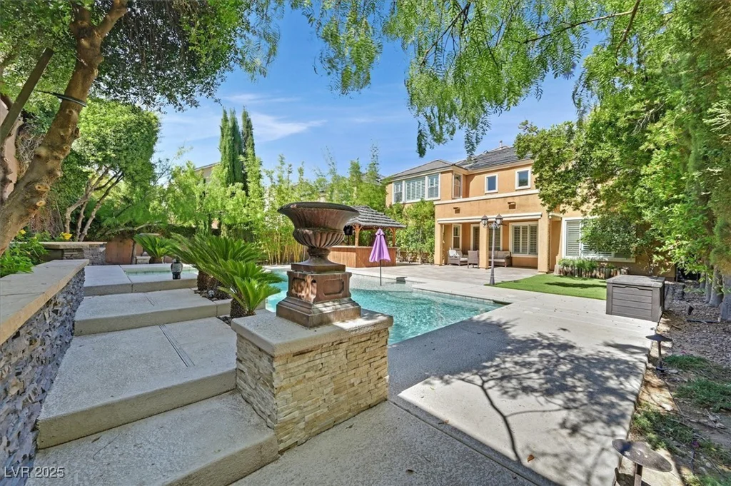 7033 Twin Forks Peak, Las Vegas, NV 89166