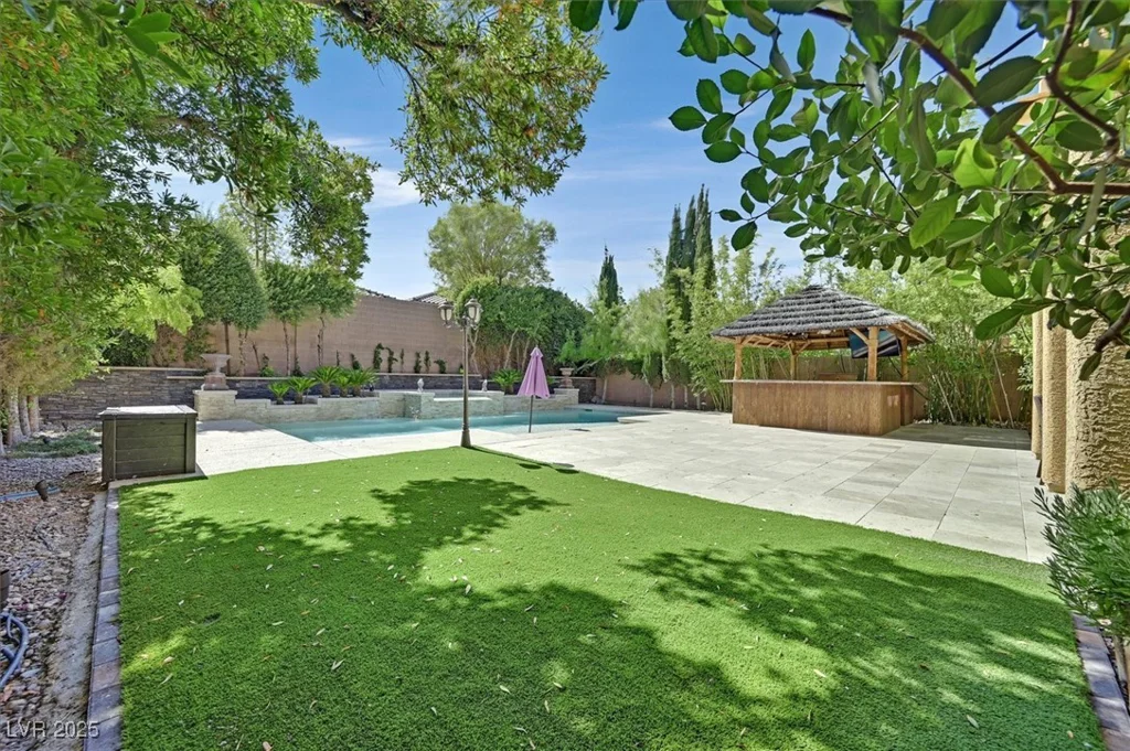 7033 Twin Forks Peak, Las Vegas, NV 89166