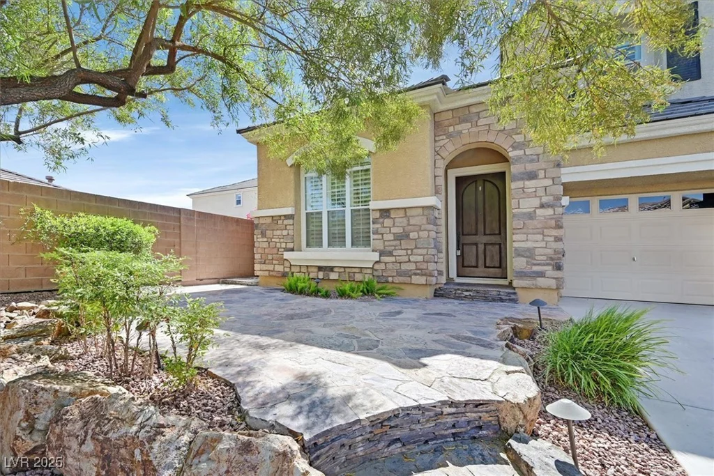 7033 Twin Forks Peak, Las Vegas, NV 89166