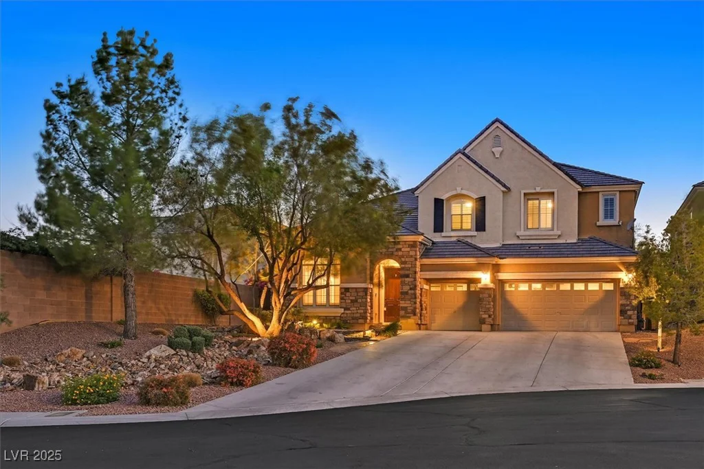 7033 Twin Forks Peak, Las Vegas, NV 89166