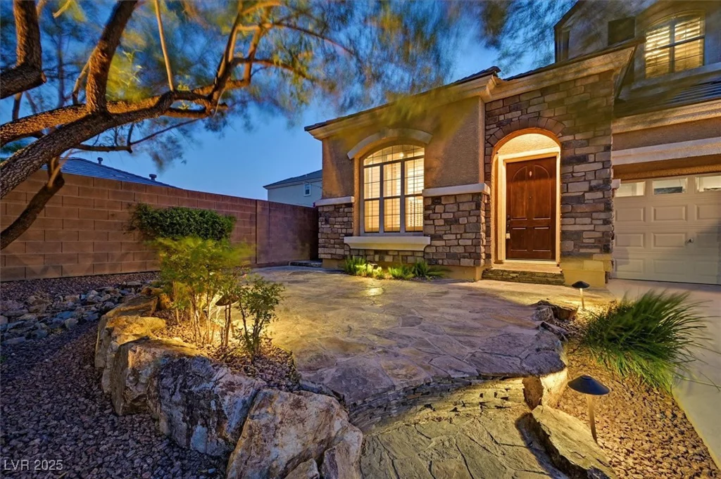 7033 Twin Forks Peak, Las Vegas, NV 89166