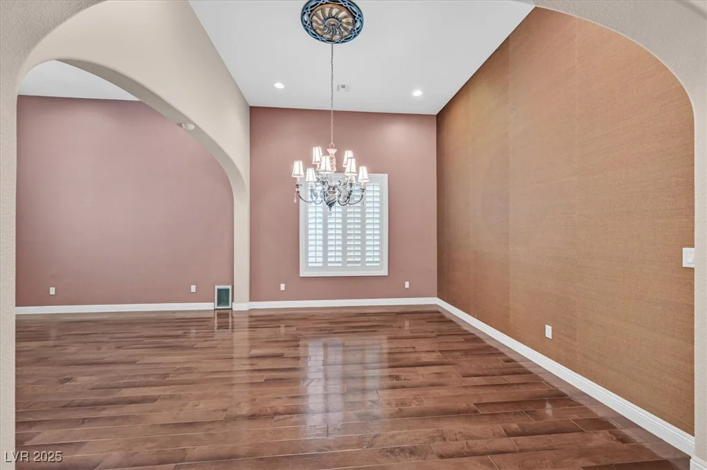 7033 Twin Forks Peak, Las Vegas, NV 89166