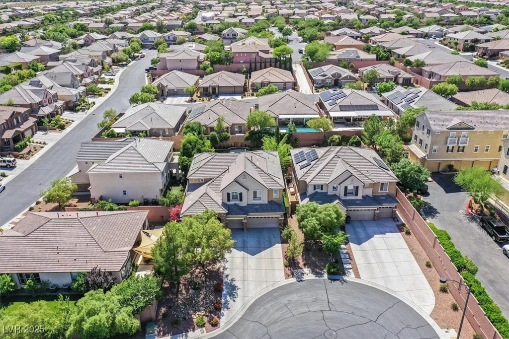 7033 Twin Forks Peak, Las Vegas, NV 89166