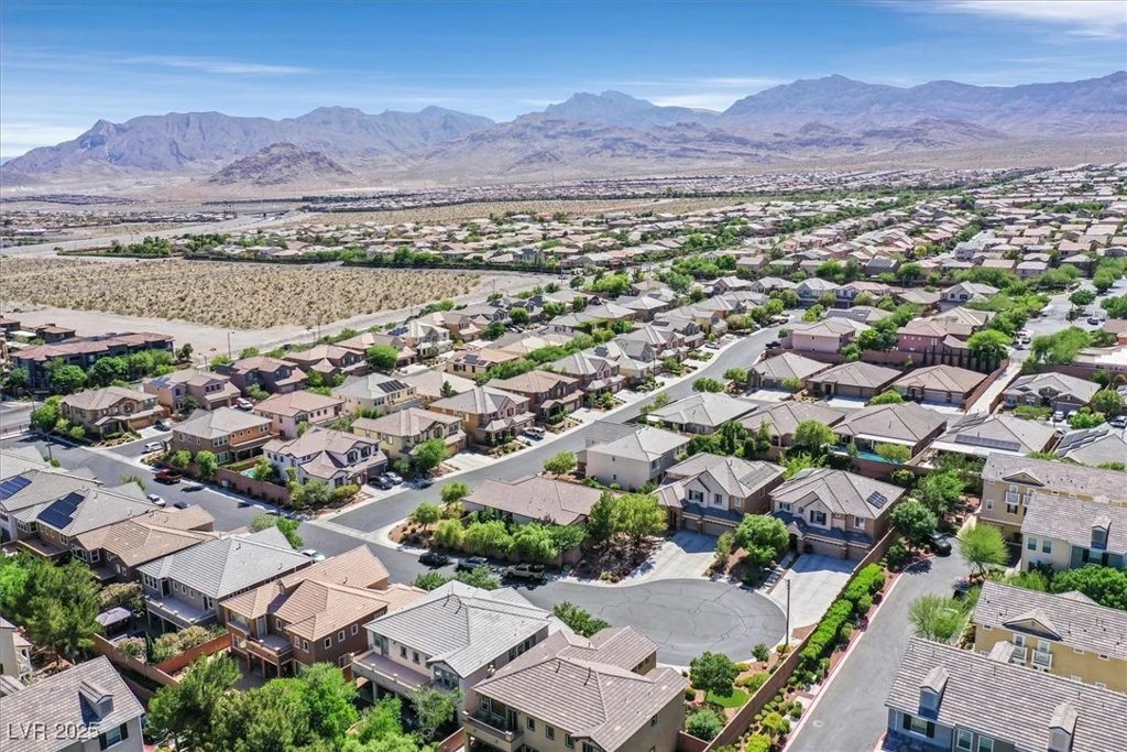 7033 Twin Forks Peak, Las Vegas, NV 89166