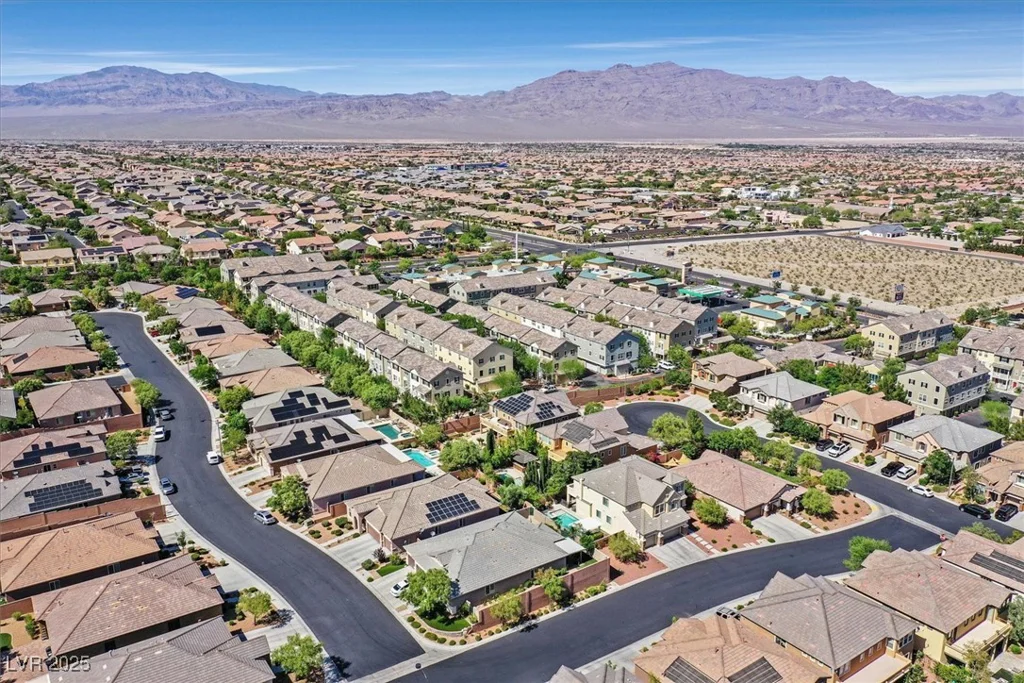 7033 Twin Forks Peak, Las Vegas, NV 89166