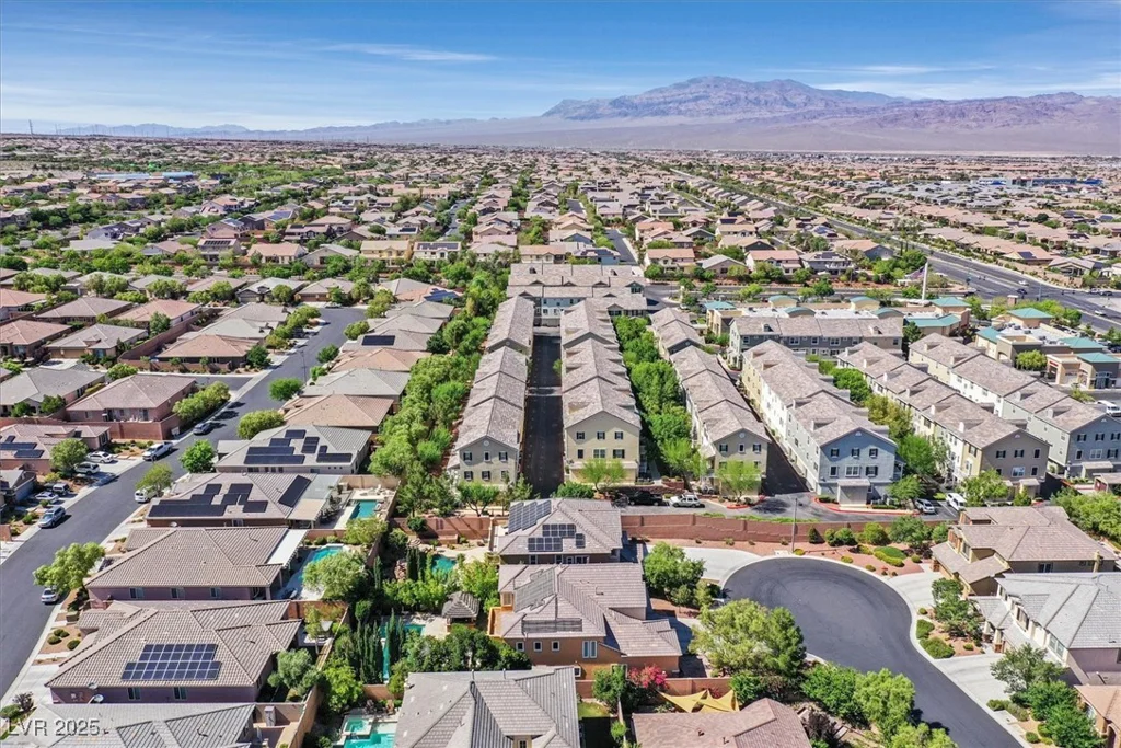 7033 Twin Forks Peak, Las Vegas, NV 89166