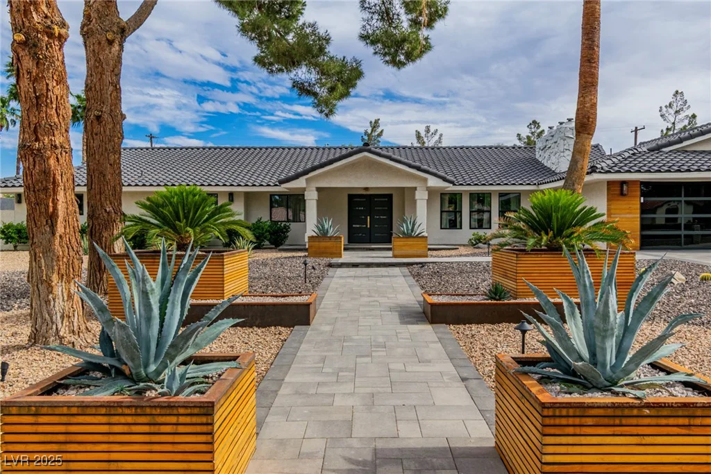 3189 Montecito, Las Vegas, NV 89120