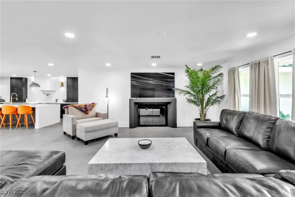 3189 Montecito, Las Vegas, NV 89120