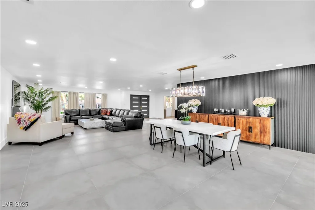 3189 Montecito, Las Vegas, NV 89120