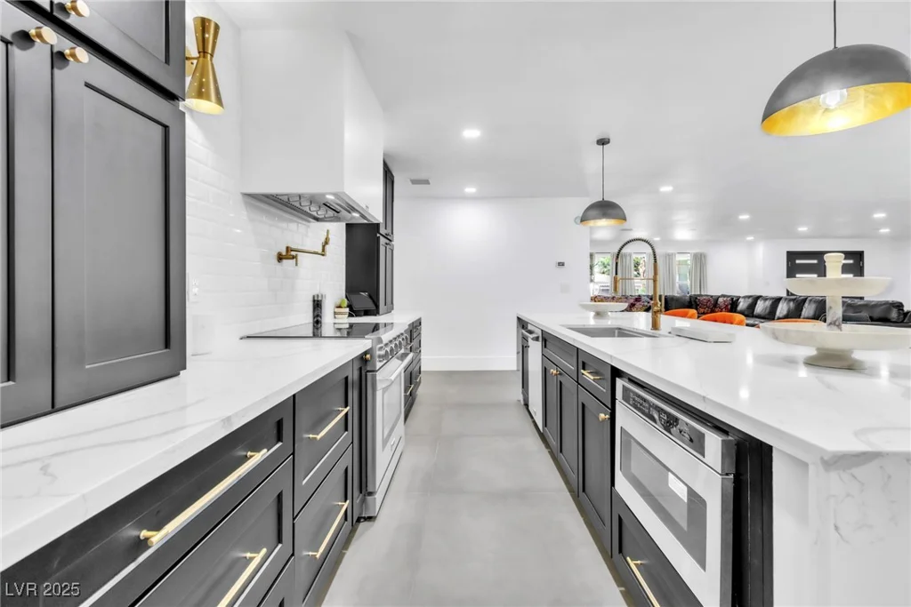 3189 Montecito, Las Vegas, NV 89120