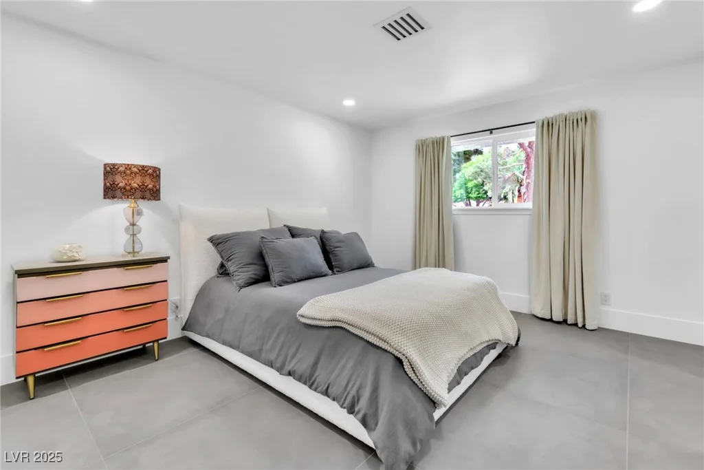 3189 Montecito, Las Vegas, NV 89120