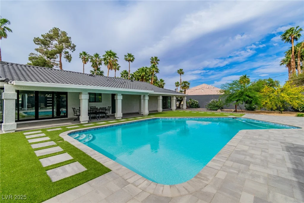 3189 Montecito, Las Vegas, NV 89120