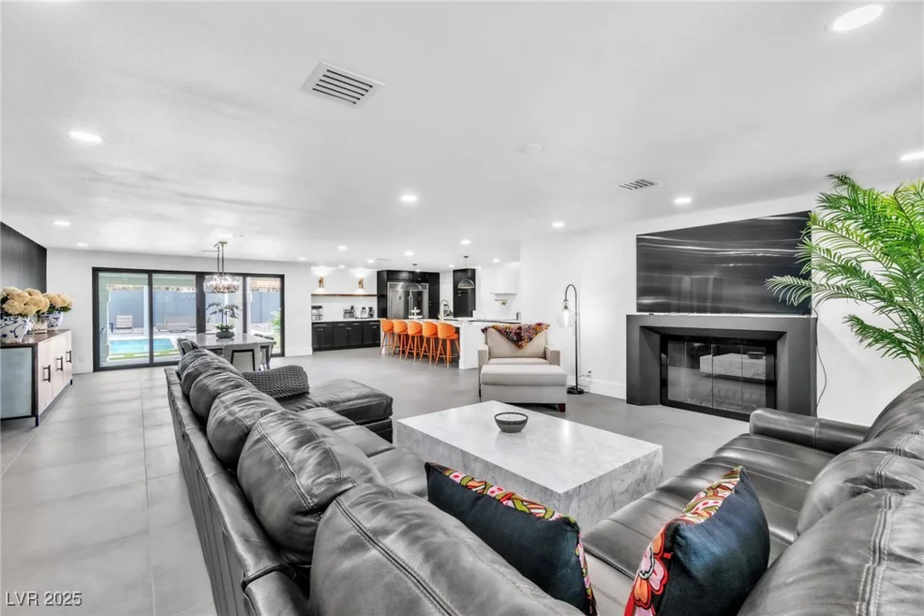 3189 Montecito, Las Vegas, NV 89120