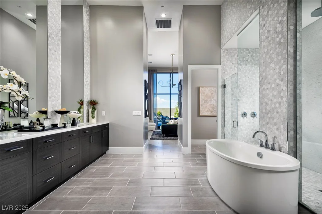 10848 Vista Altura, Las Vegas, NV 89135