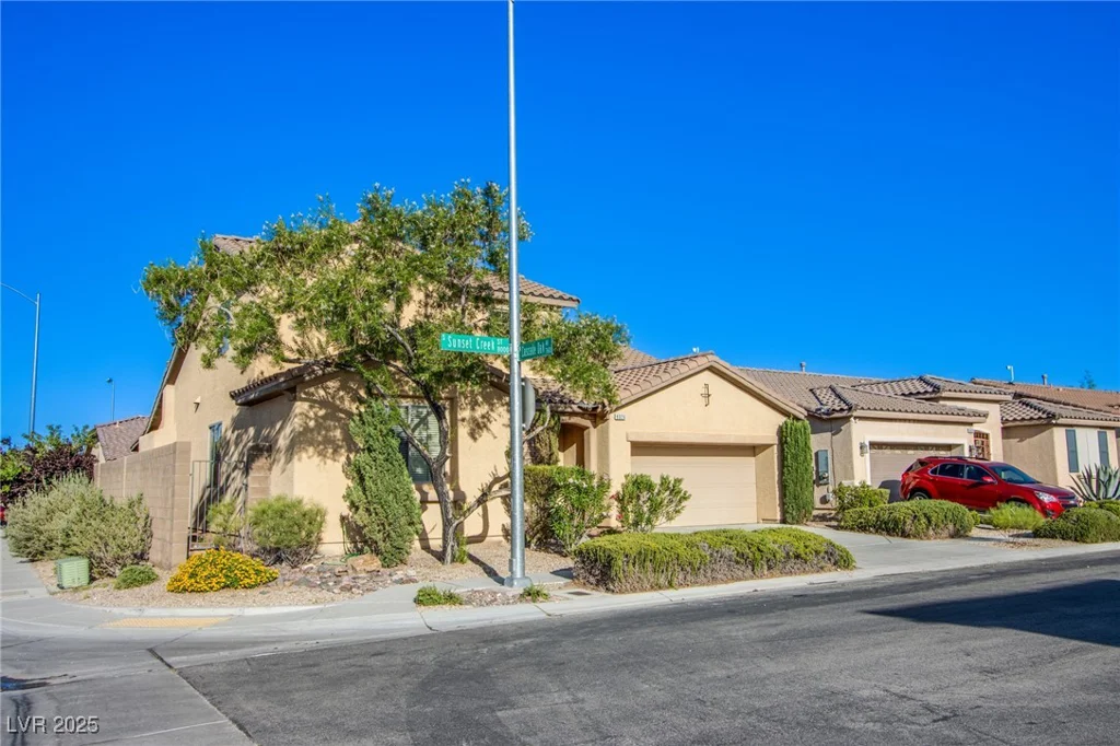 8026 Sunset Creek, Las Vegas, NV 89113