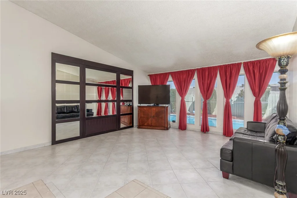 2254 Florence, Las Vegas, NV 89119
