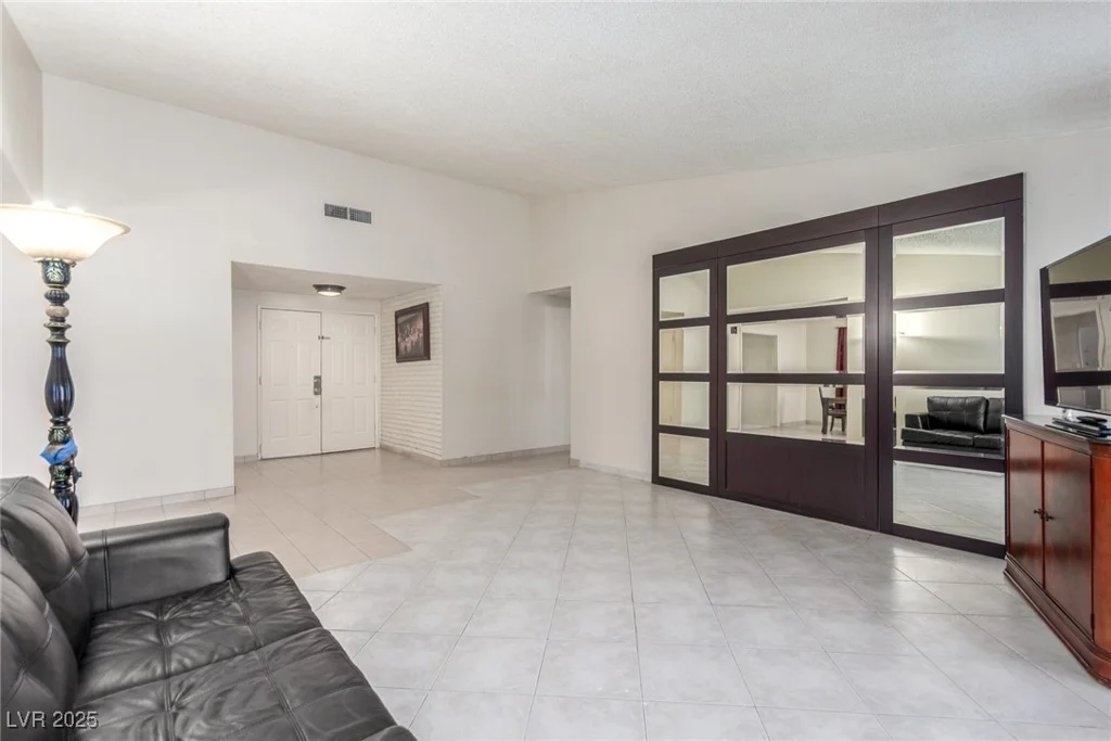 2254 Florence, Las Vegas, NV 89119