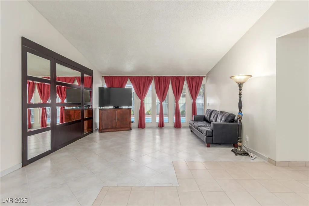 2254 Florence, Las Vegas, NV 89119