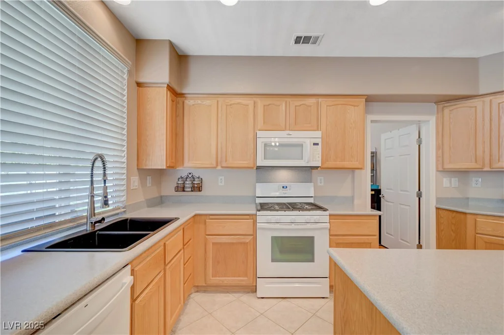 1316 Borderwood, North Las Vegas, NV 89031
