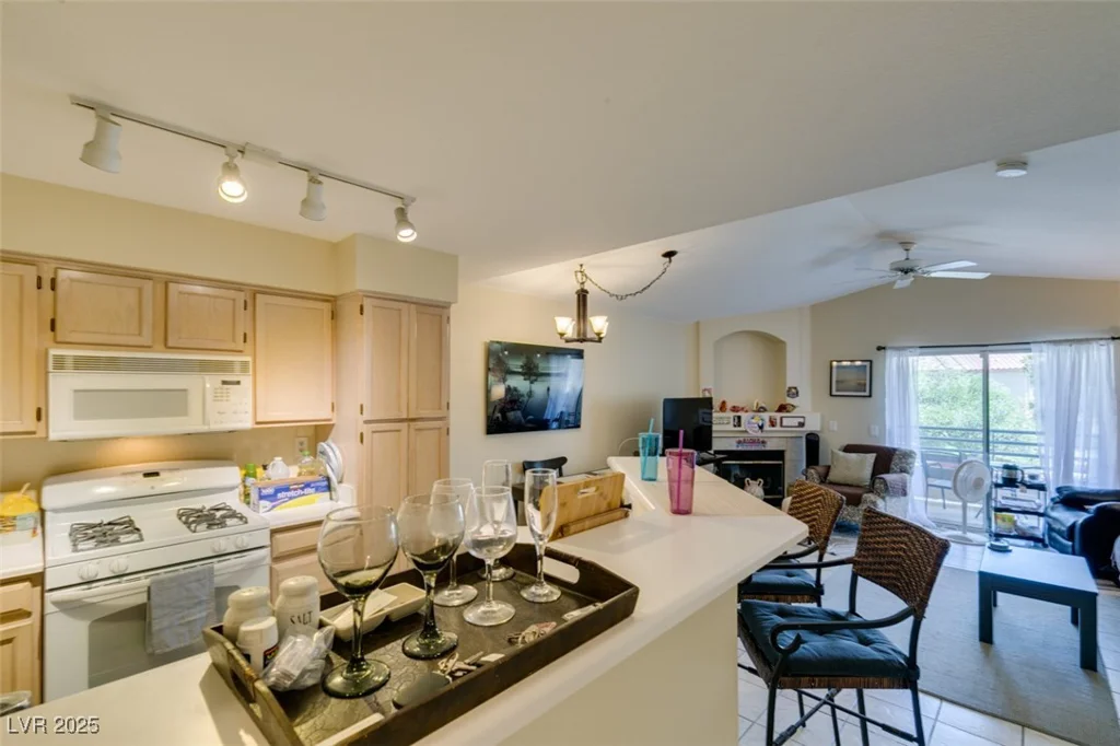 5415 Harmon, Las Vegas, NV 89103
