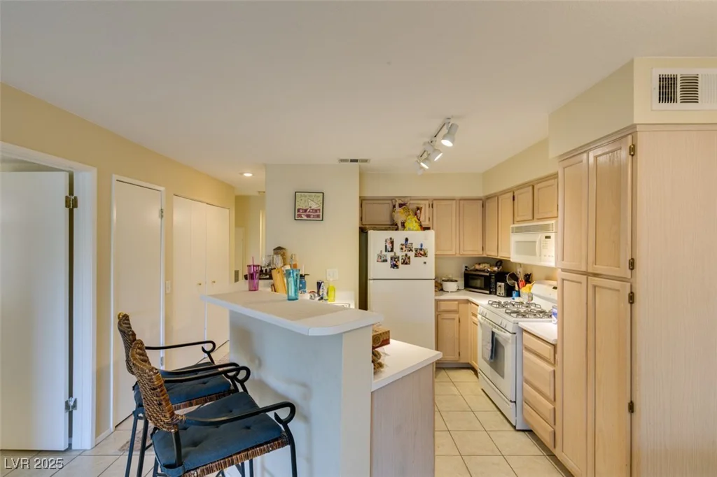 5415 Harmon, Las Vegas, NV 89103