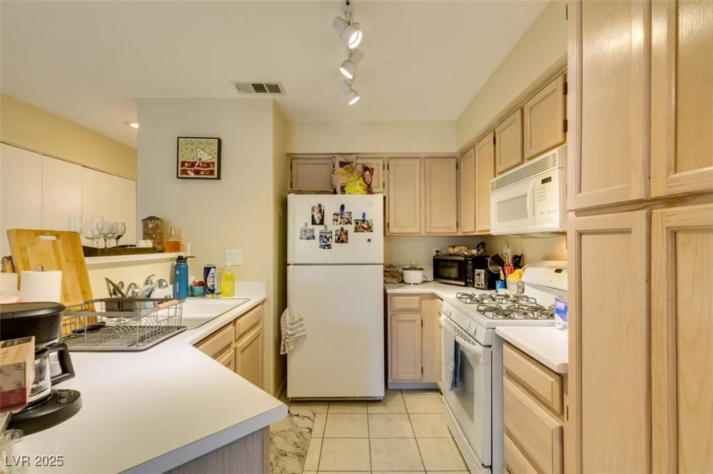 5415 Harmon, Las Vegas, NV 89103