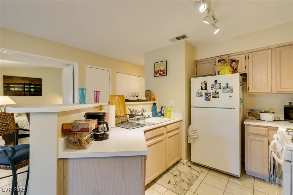 5415 Harmon, Las Vegas, NV 89103