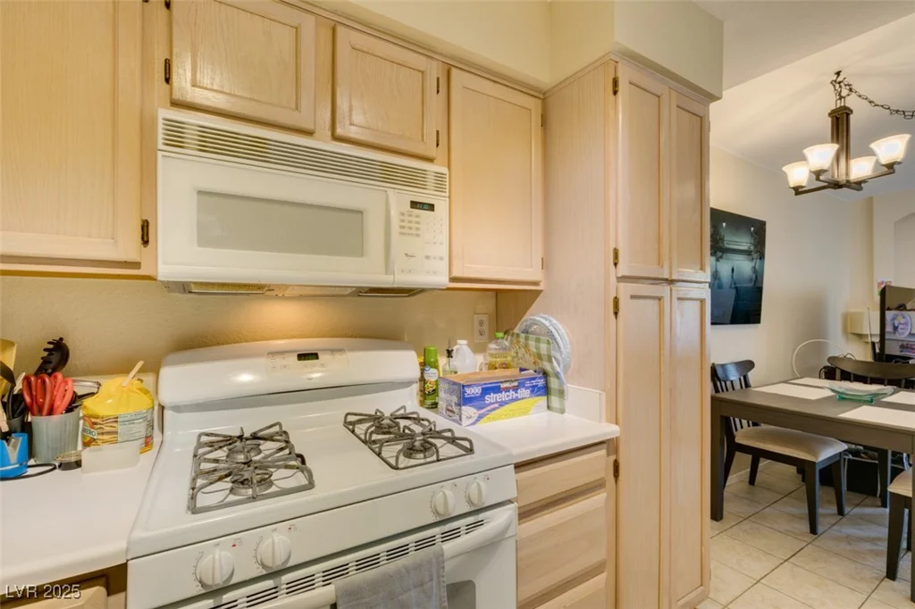 5415 Harmon, Las Vegas, NV 89103