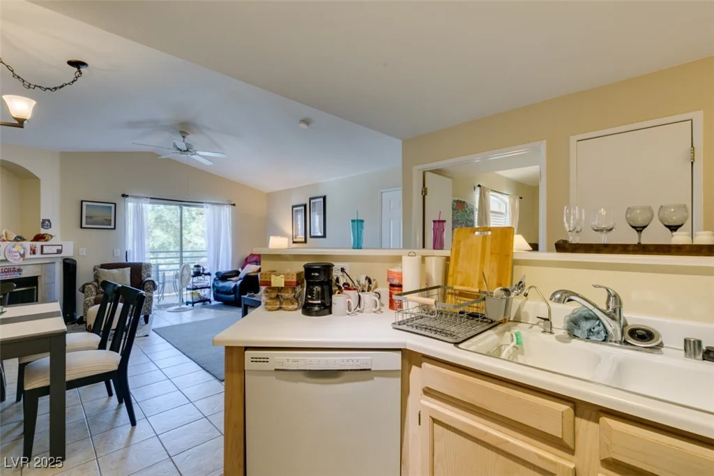 5415 Harmon, Las Vegas, NV 89103