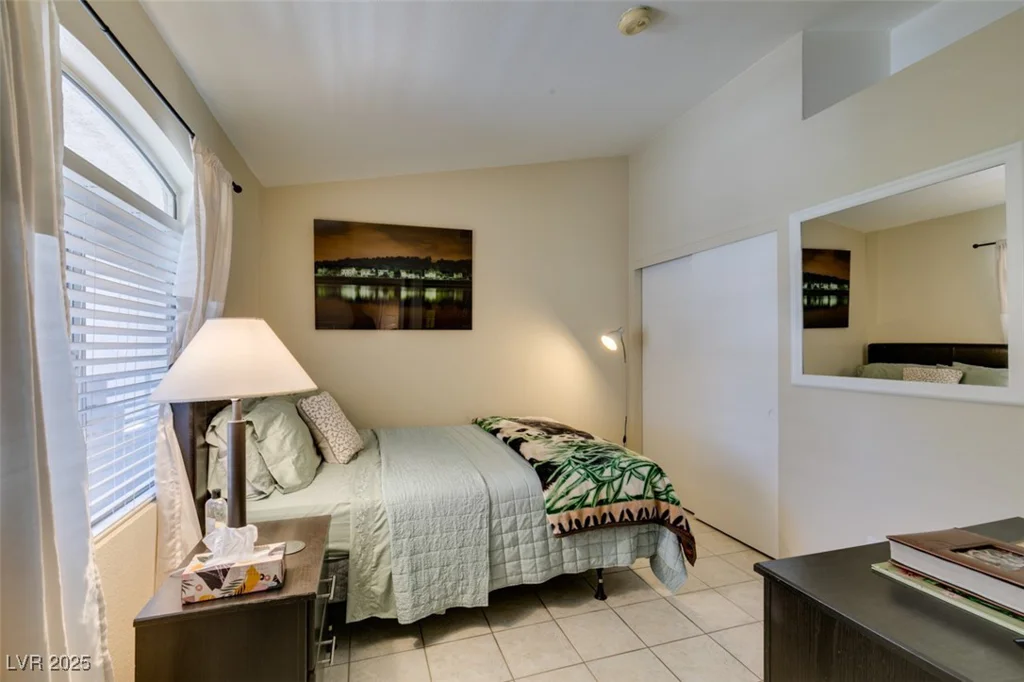 5415 Harmon, Las Vegas, NV 89103