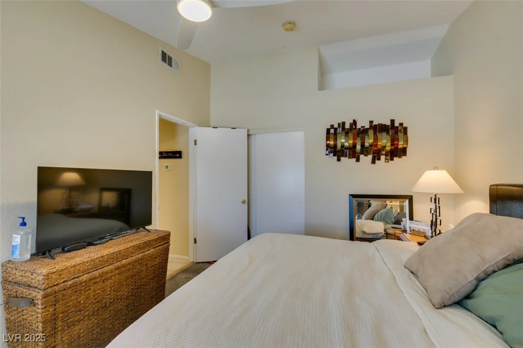 5415 Harmon, Las Vegas, NV 89103