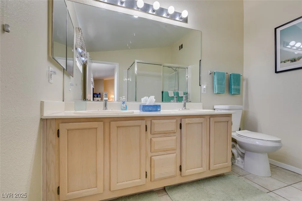 5415 Harmon, Las Vegas, NV 89103