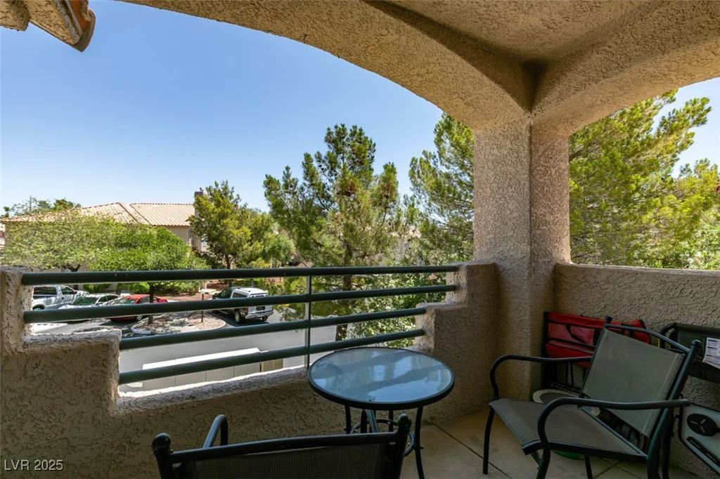 5415 Harmon, Las Vegas, NV 89103