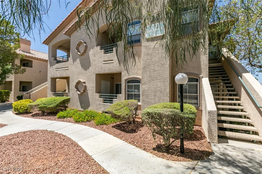 5415 Harmon, Las Vegas, NV 89103