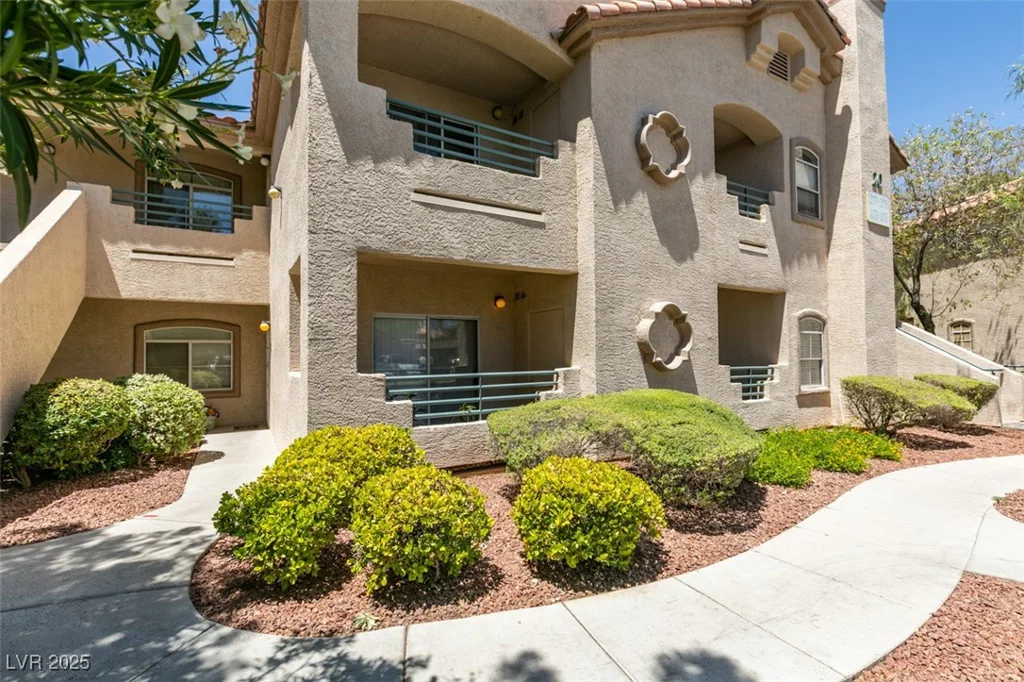 5415 Harmon, Las Vegas, NV 89103