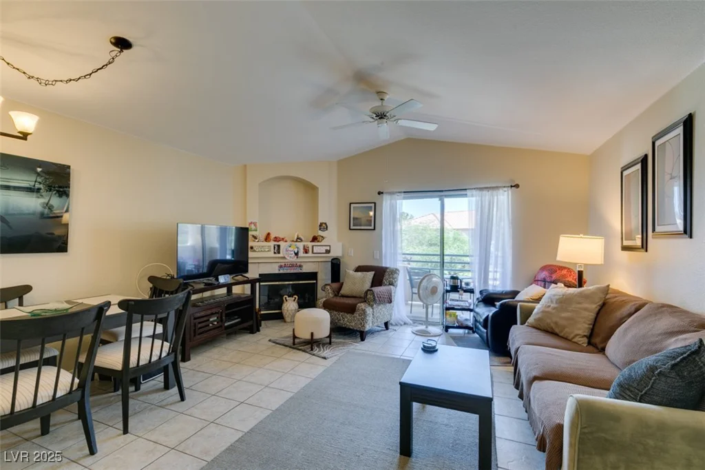5415 Harmon, Las Vegas, NV 89103