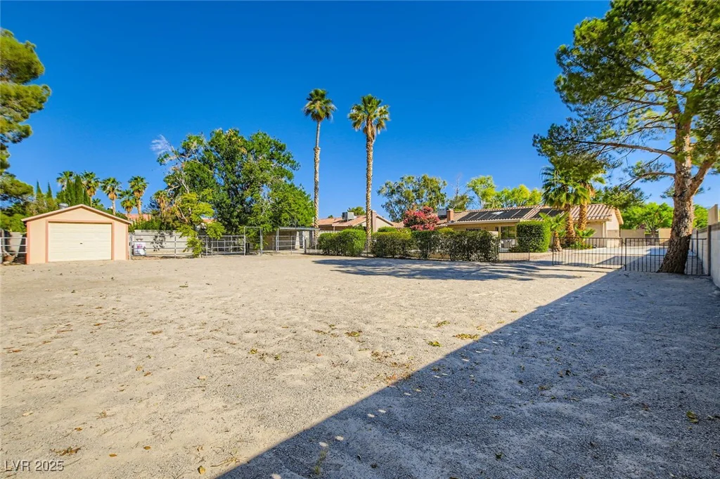 7385 Severence, Las Vegas, NV 89131