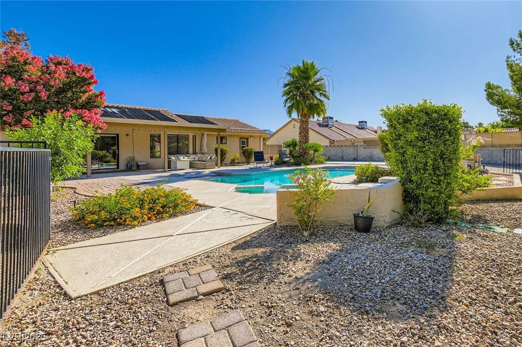 7385 Severence, Las Vegas, NV 89131