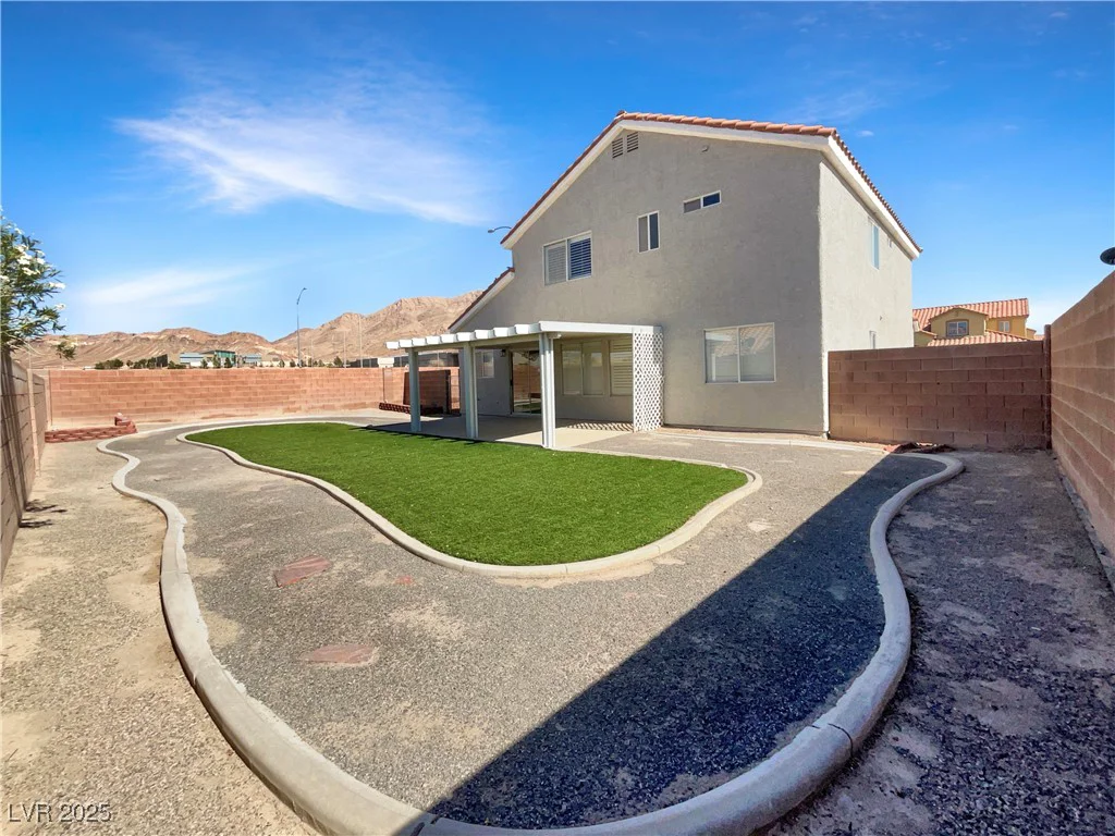 6696 Merced Lake, Las Vegas, NV 89156