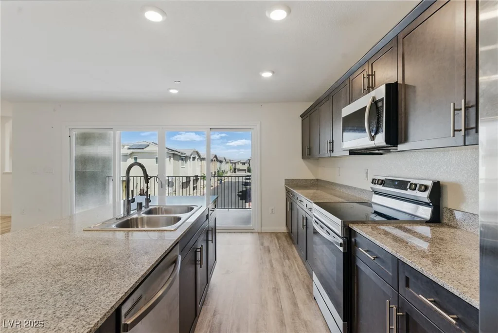 6850 Magenta Moon, North Las Vegas, NV 89086