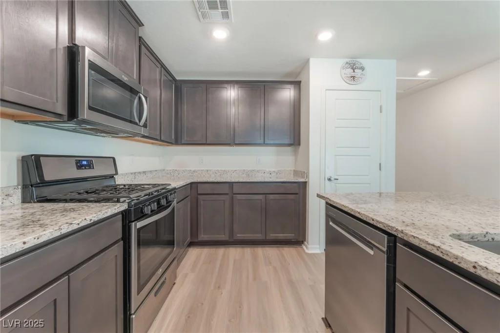 518 Descubir, North Las Vegas, NV 89081