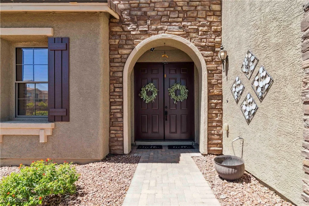 6921 Puetollano, North Las Vegas, NV 89084
